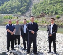 鱼乡大店村二组未经核准违法占用地盘堆码建材